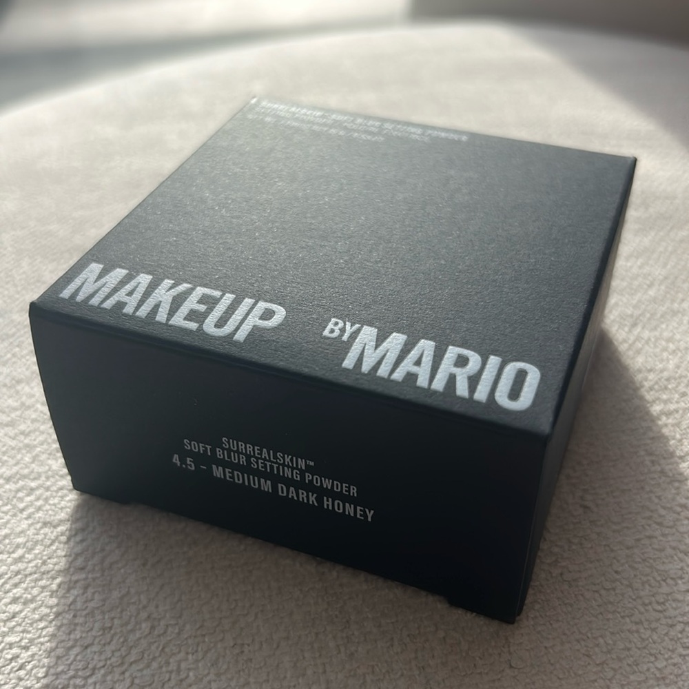 New***Makeup by Mario Surreal skin soft blur setting powder